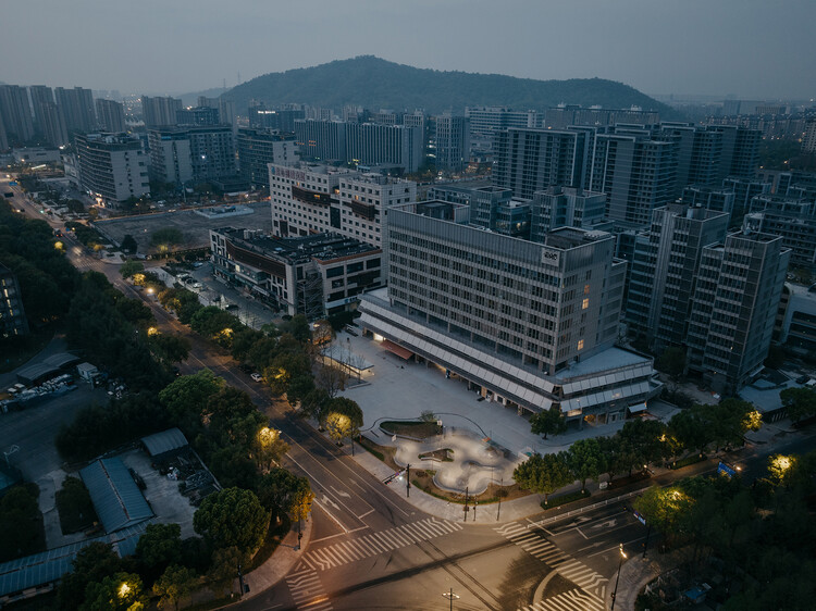 Brita 131 Art Space / Jiangjie Office - Extery Photography, CityScape