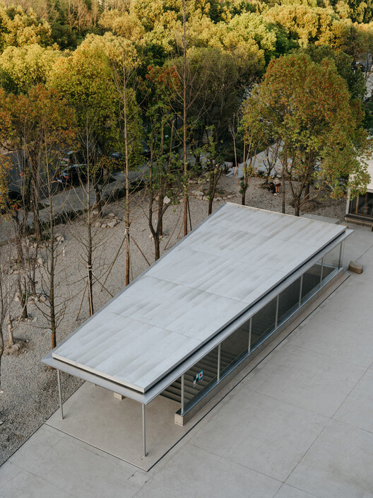 Brita 131 Art Space / jiangjie Office - Extery Photography