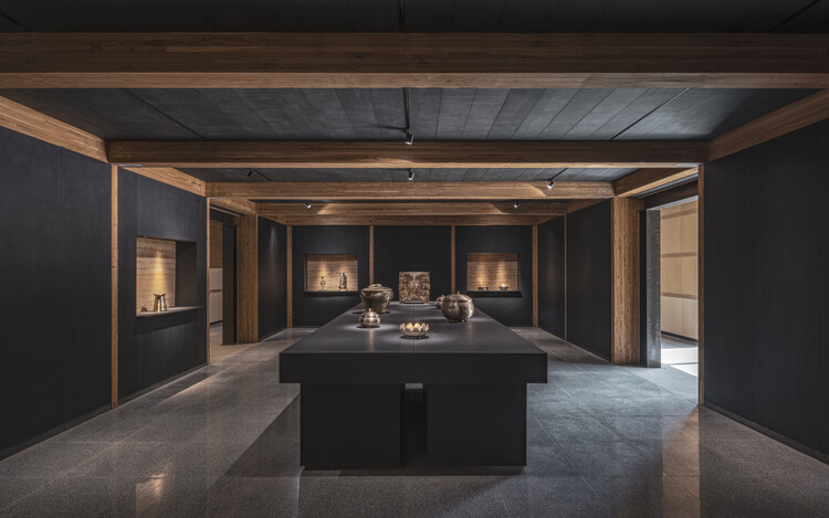 Bangjja Yugi Museum / Studio Heech - Интерьерная фотография, кухня, дерево