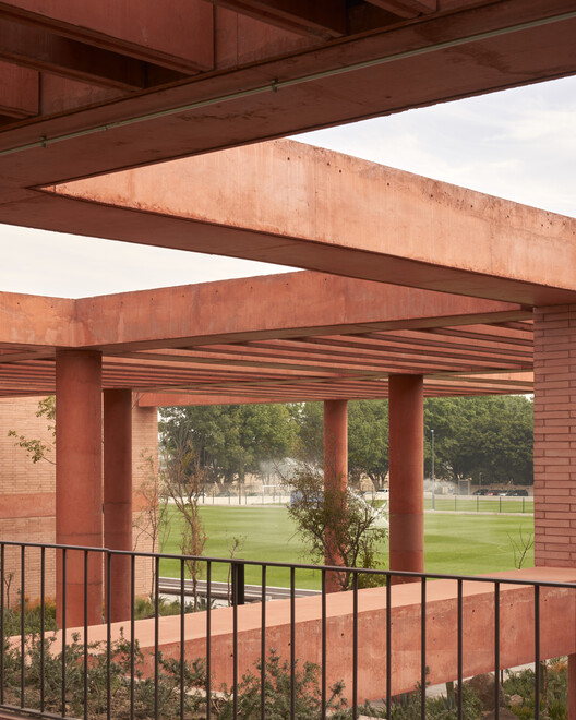 Атлас Academia Sport Facility / Sordo Madaleno Arquitectos - изображение 17 из 37