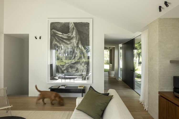 Bawada Residence / Toop Architectuur - Интерьерная фотография, гостиная, диван, стул