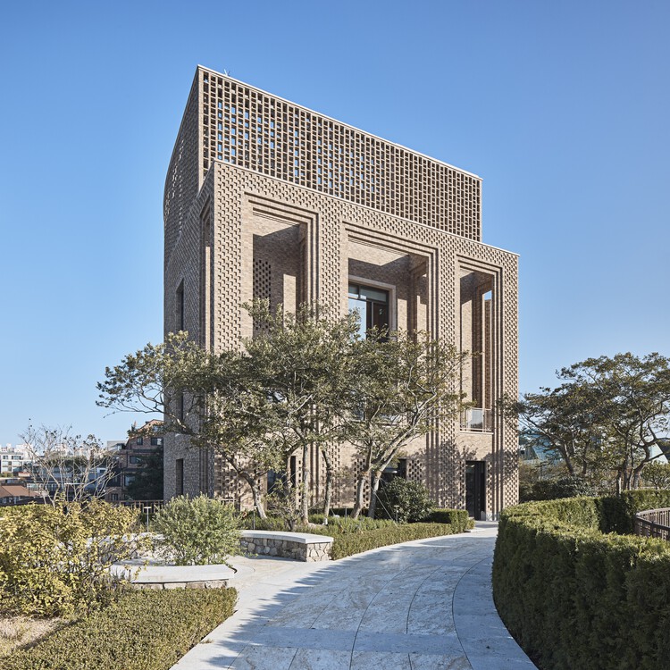 Shinsegae Namsan Commercial & Offices / Roberto Am Stern Architects - Экстерьерная фотография, сад