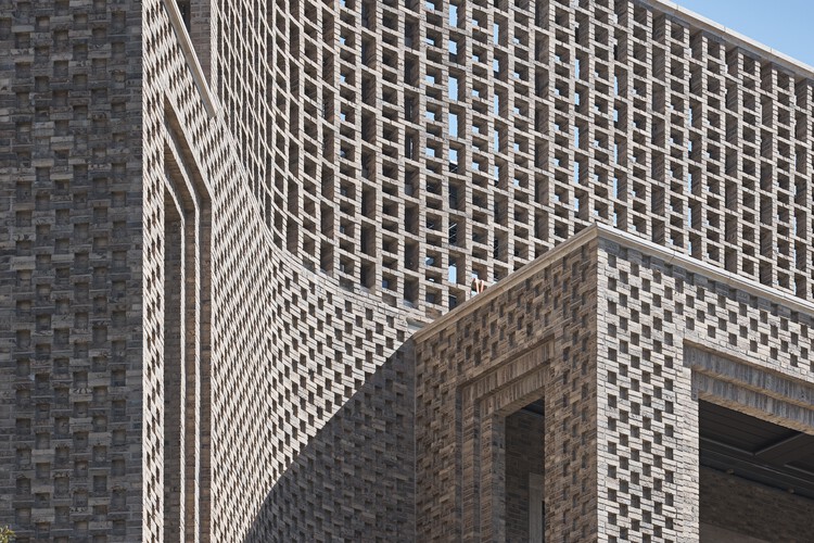 Shinsegae Namsan Commercial & Offices / Roberto Am Stern Architects - изображение 5 из 19