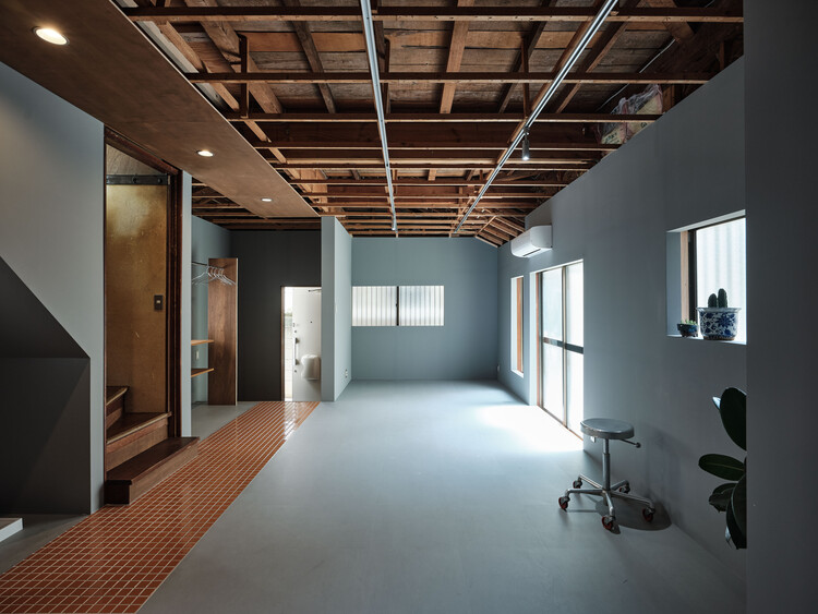 Ōimachi House / Roovice - Внутренняя фотография, дерево, освещение, луч