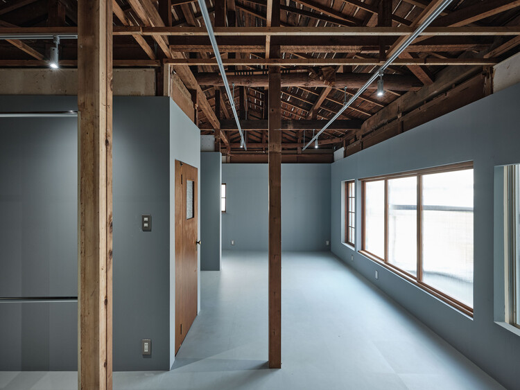 Ōimachi House / Roovice - Внутренняя фотография, дерево, стекло, луч
