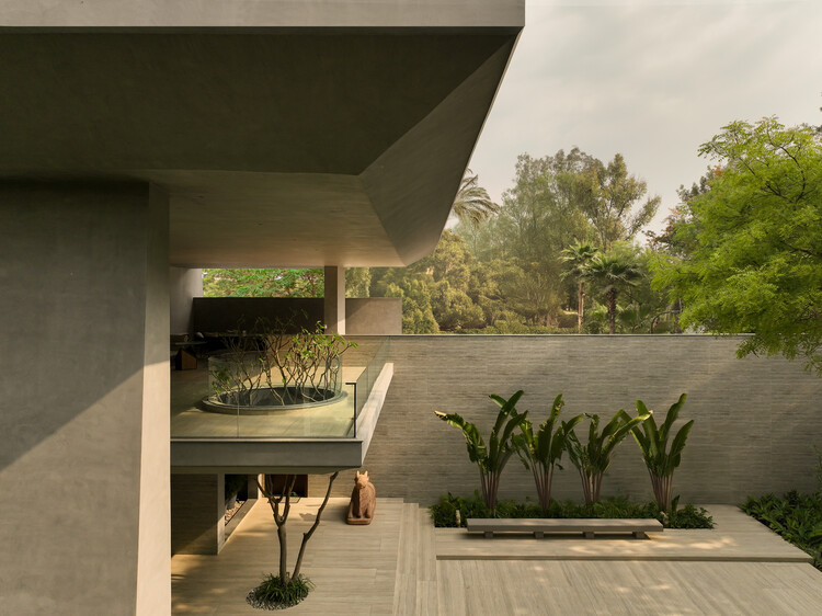 Дом вокруг косой колонки / Renesa Architecture Design Studio - изображение 8 из 31