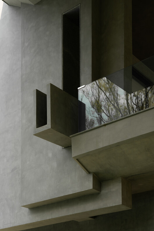 Дом вокруг косой колонки / Renesa Architecture Design Studio - изображение 24 из 31