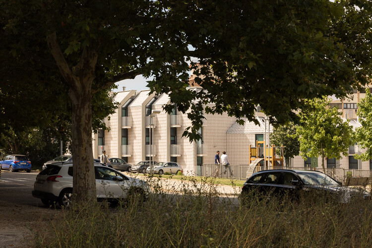Studentville Housing / Andre Kong Studio - Экстерьерная фотография