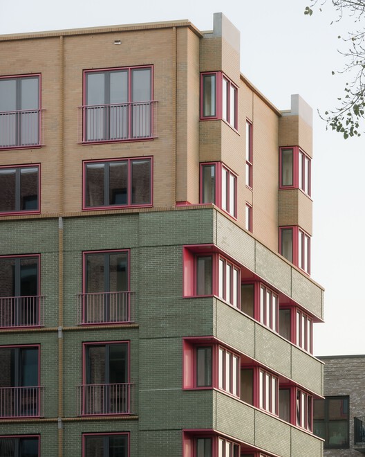 Volante Social Housing / Monadnock - Интерьерная фотография, бетон