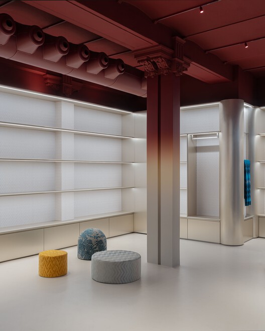 Missoni Home Boutique / Lit Studio - Интерьерная фотография, шкаф, колонка