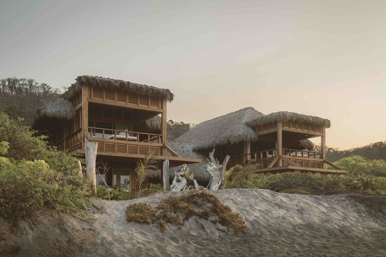 Casa de Mayo / Massív Studio - внешняя фотография