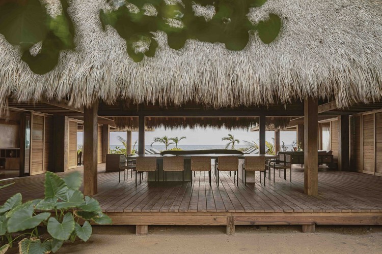 Casa de Mayo / Massív Studio - Интерьерная фотография, столовая, дерево