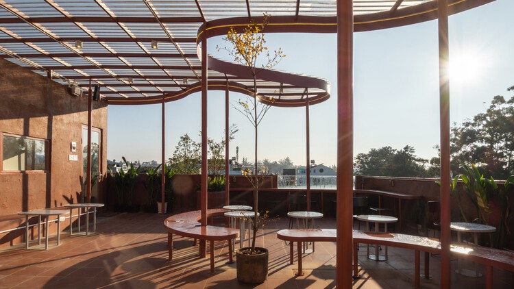 Hong Tra Hoa binh bui thi xuan cafe / xưởng xép - изображение 5 из 24