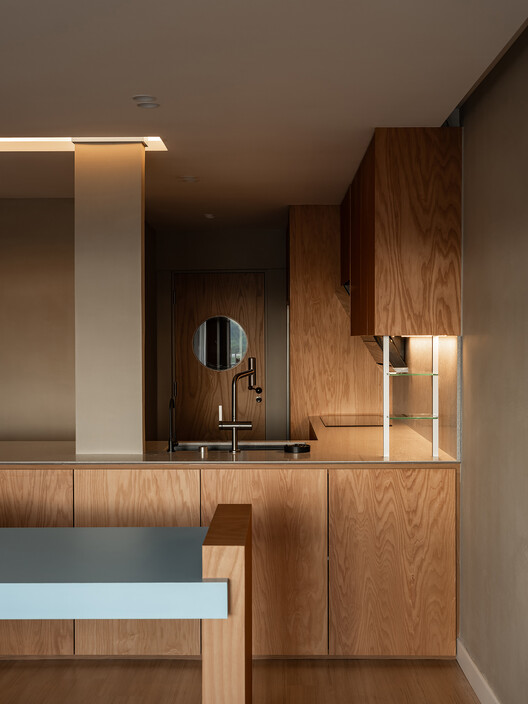 Margo Apartment / Dualspace Studio - Интерьерная фотография, кухня, дерево, столешница