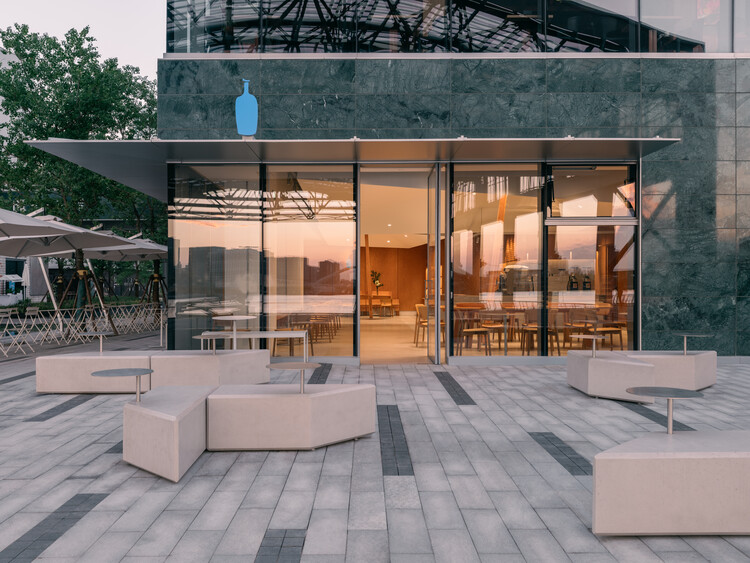 Blue Bottle Coffee на West Bund / Atelier Tao+C - изображение 8 из 19