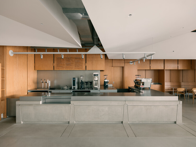 Blue Bottle Coffee в West Bund / Atelier Tao+C - изображение 12 из 19