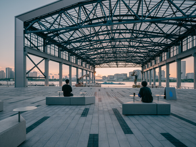 Blue Bottle Coffee на West Bund / Atelier Tao+C - внешняя фотография