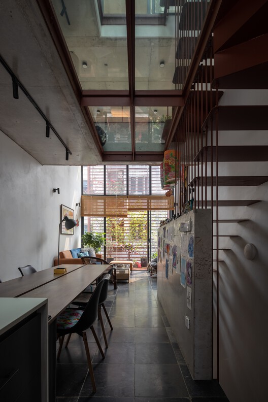 MK House / Atelier 12 - Интерьерная фотография, дерево, стул