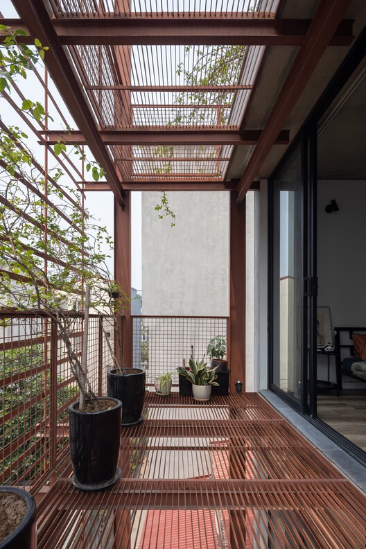 MK House / Atelier 12 - Интерьерная фотография, дерево, балкон, палуба