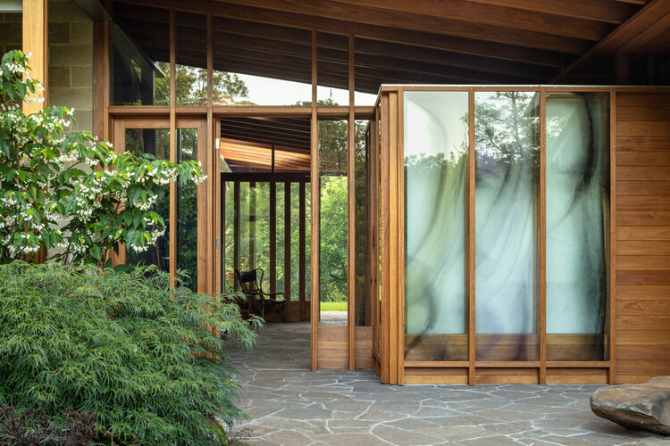 Zulaichha Laurence Tree Mosted House / Studio Zawa - Интерьерная фотография, древесина