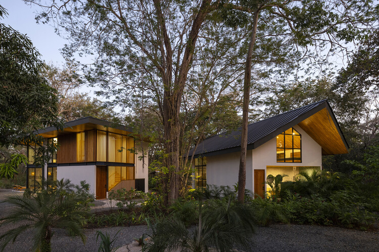 Архитектура Indo Avellanas House / Garton Group Architecture - Внешняя фотография