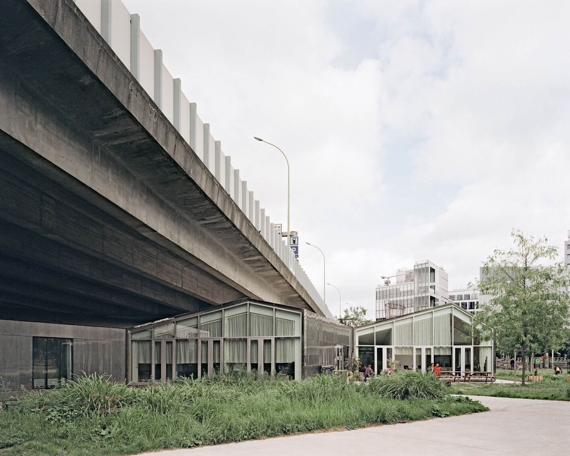 Поместите наставки социального и культурного центра / McBad Architecture & Urban Design