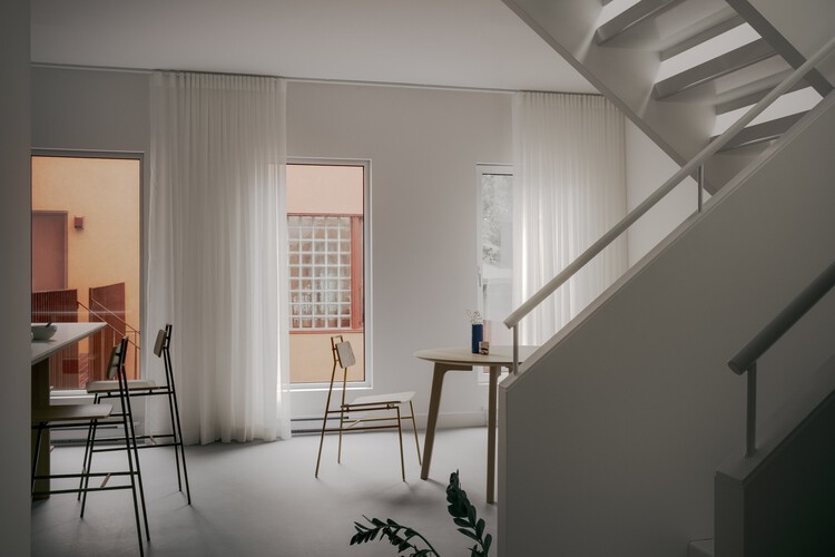 Binôme Multi -Residence / Appareil Architecture - Интерьерная фотография, стул, поручена
