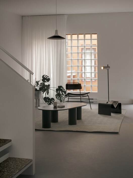 Binôme Multi -Residence / Appareil Architecture - Интерьерная фотография, гостиная, освещение, стул