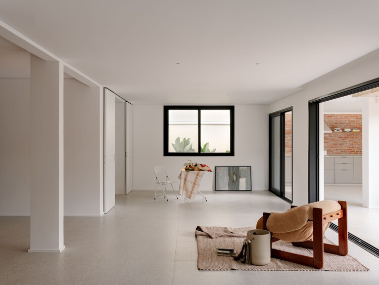 Дом по соседству / Guelo Nunes Arquitetura - Интерьерная фотография