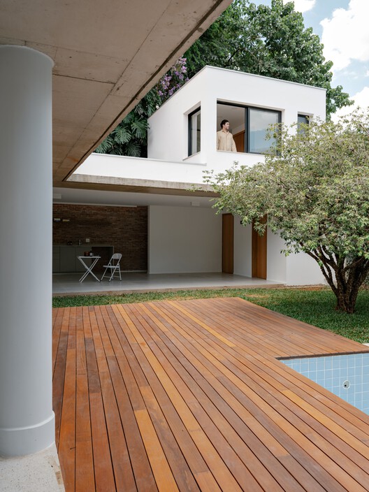 Дом по соседству / Guelo Nunes Arquitetura - изображение 5 из 34