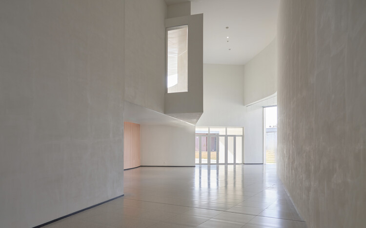 Tide's Echo Hall / Tao (Trace Architecture Office) - Интерьерная фотография, дерево, бетон