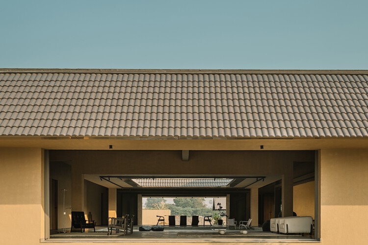 Courtyard House / D'WOL - Экстерьерная фотография, бетон