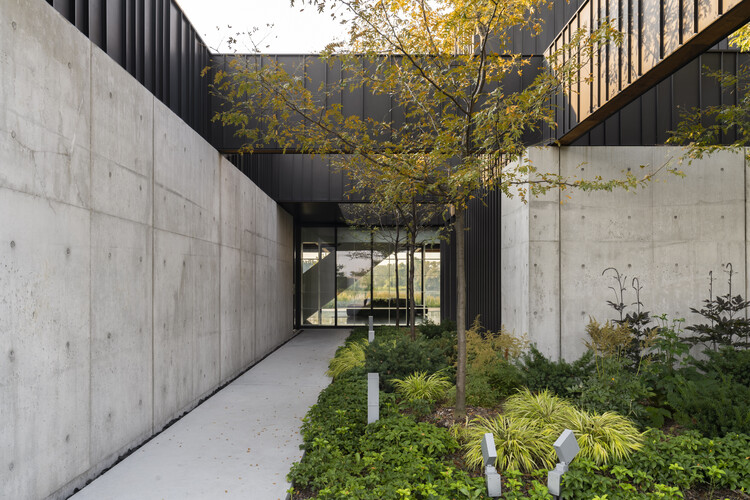 Резиденция Terrebonne / Saucier + Perrotte Architectes - изображение 2 из 35