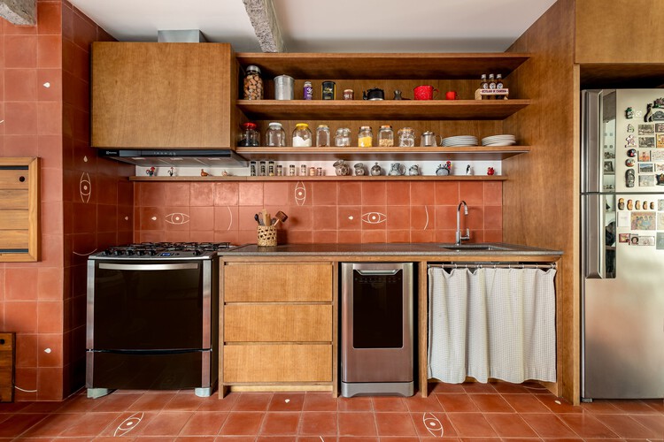 Casa Da Beta / Atelier Aberto Arquitetura - Интерьерная фотография, кухня, столешница, дерево