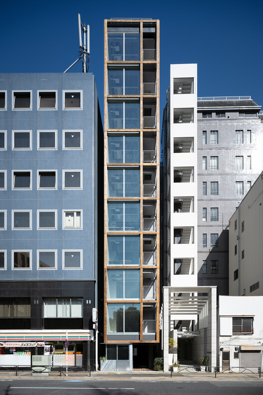 Yushima Building / Tenhachi Architem