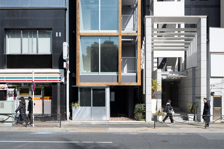 Yushima Building / Tenhachi Architem