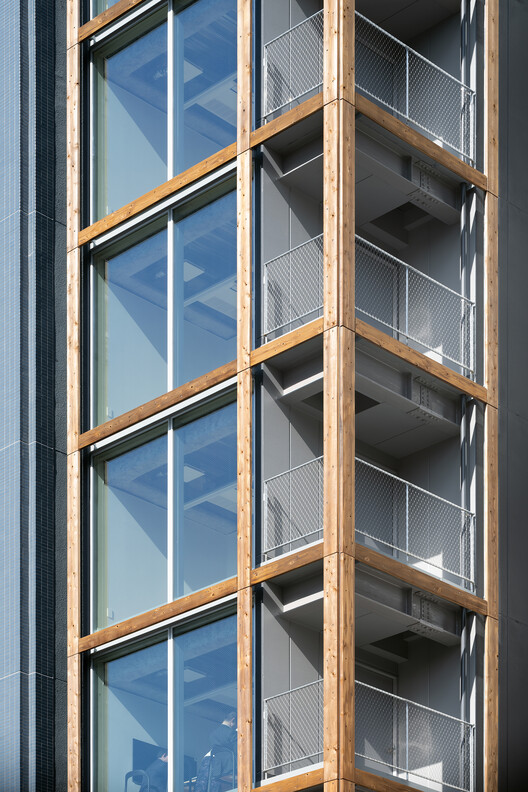 Yushima Building / Tenhachi Architem