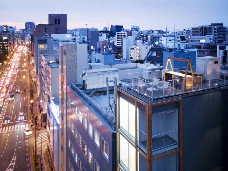 Yushima Building / Tenhachi Architect & Interior Design - Экстерьерная фотография, балкон, городской пейзаж