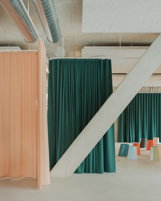 Профессиональная школа для строительных сделок / Gunz & Künzle Architekt*Unnen - изображение 3 из 46
