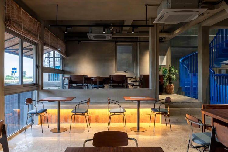 Dom -ino Hub / Atelier Tho.a - Интерьерная фотография, стул, стекло