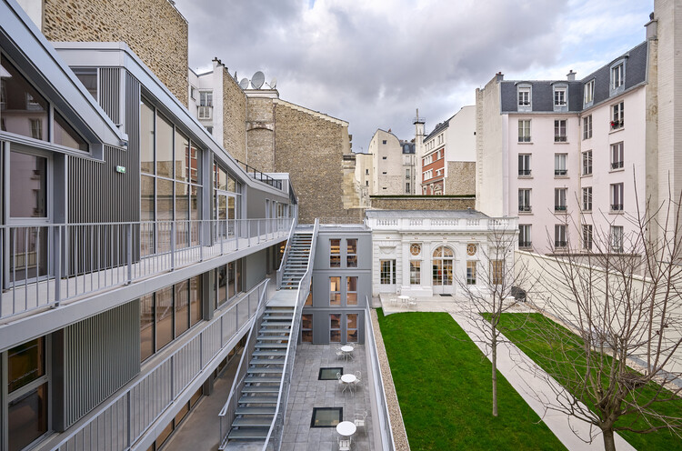 Istituto Marangoni Design School / Clément Blanchet Architecture - внешняя фотография, фасад, бетон, внутренний двор