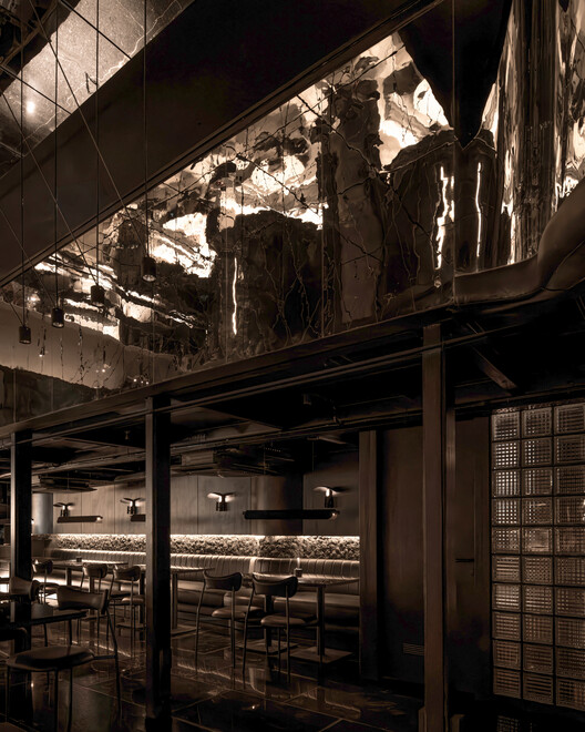 LAIR Restaurant Bar / Renesa Architecture Design Studio - изображение 3 из 42