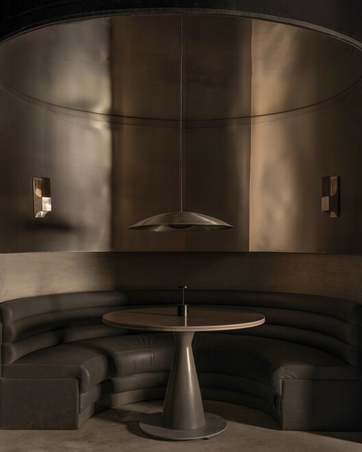 LAIR Restaurant Bar / Renesa Architecture Design Studio - интерьерная фотография, освещение, стул