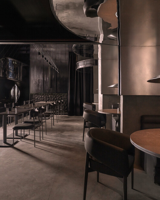 LAIR Restaurant Bar / Renesa Architecture Design Studio Studio - Интерьерная фотография, стул