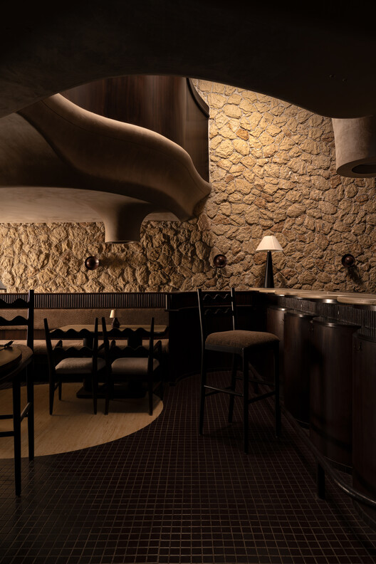 Callme Ten Restaurant / Renesa Architecture Design Studio - Интерьерная фотография, столовая