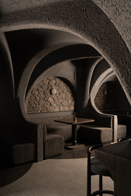 Callme Ten Restaurant / Renesa Architecture Design Studio - интерьера, фотография, арка, стул, аркада