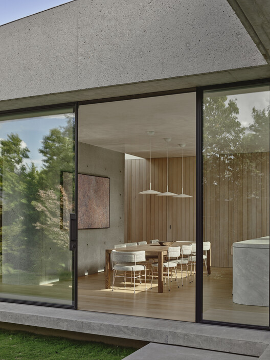 Fairfield Courtyard House / Taylor Knights - Interior Photography, Concrete