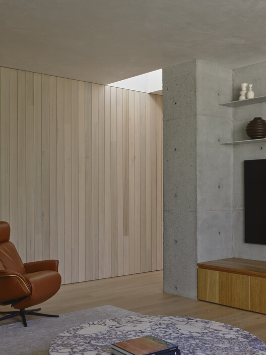 Fairfield Courtyard House / Taylor Knights - Интерьерная фотография, лес