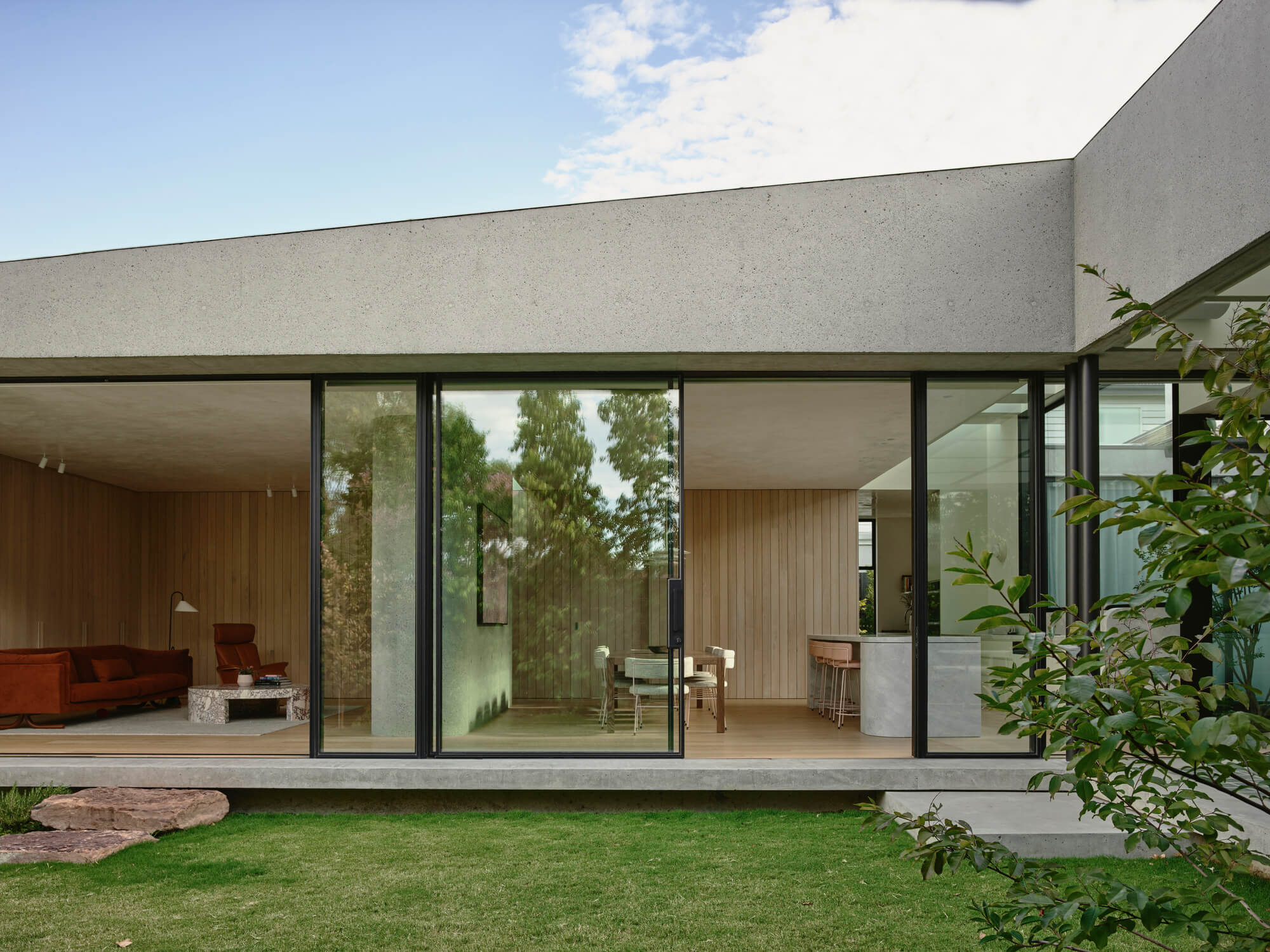 Fairfield Courtyard House / Taylor Knights