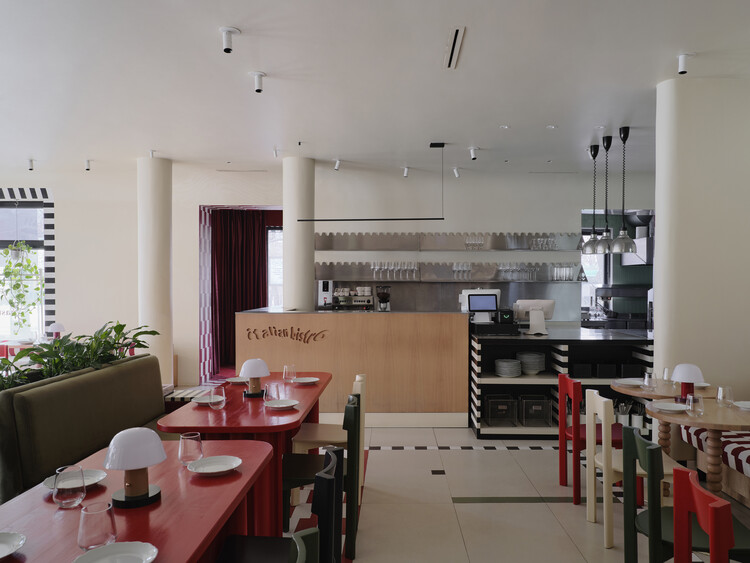 Pasta La Vista Bistro / Naaw - Интерьерная фотография, кухня, стол, стул